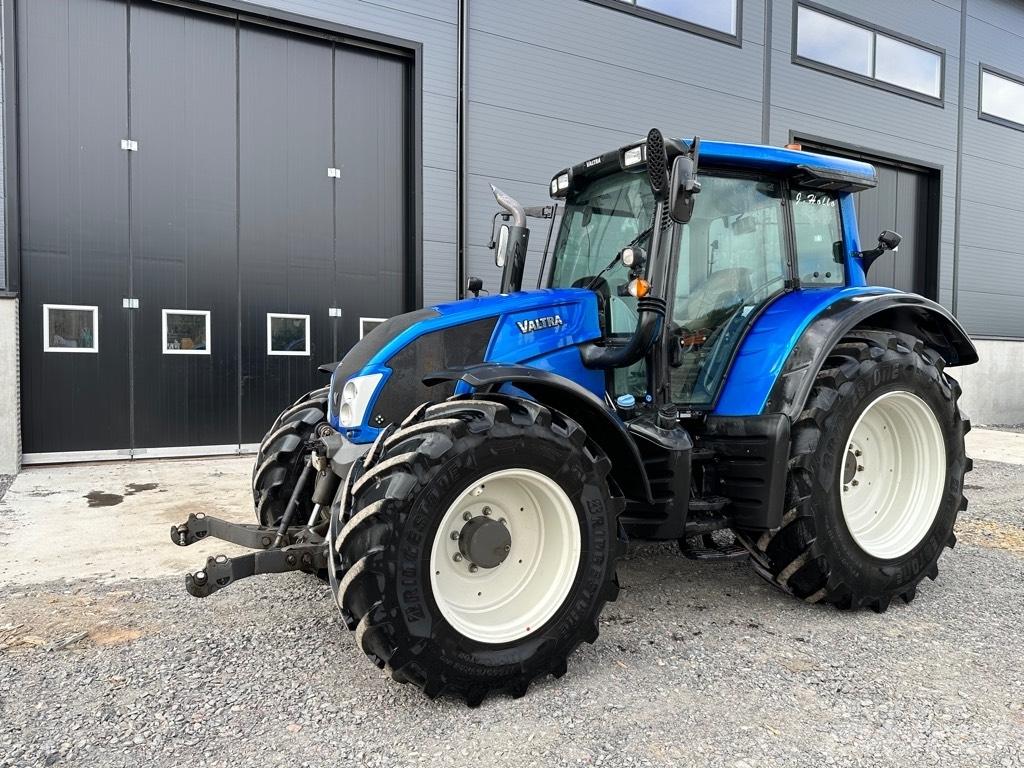 Valtra N 123 Трактори