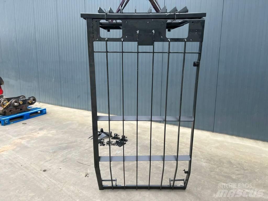 CAT 320D Guard Кабина