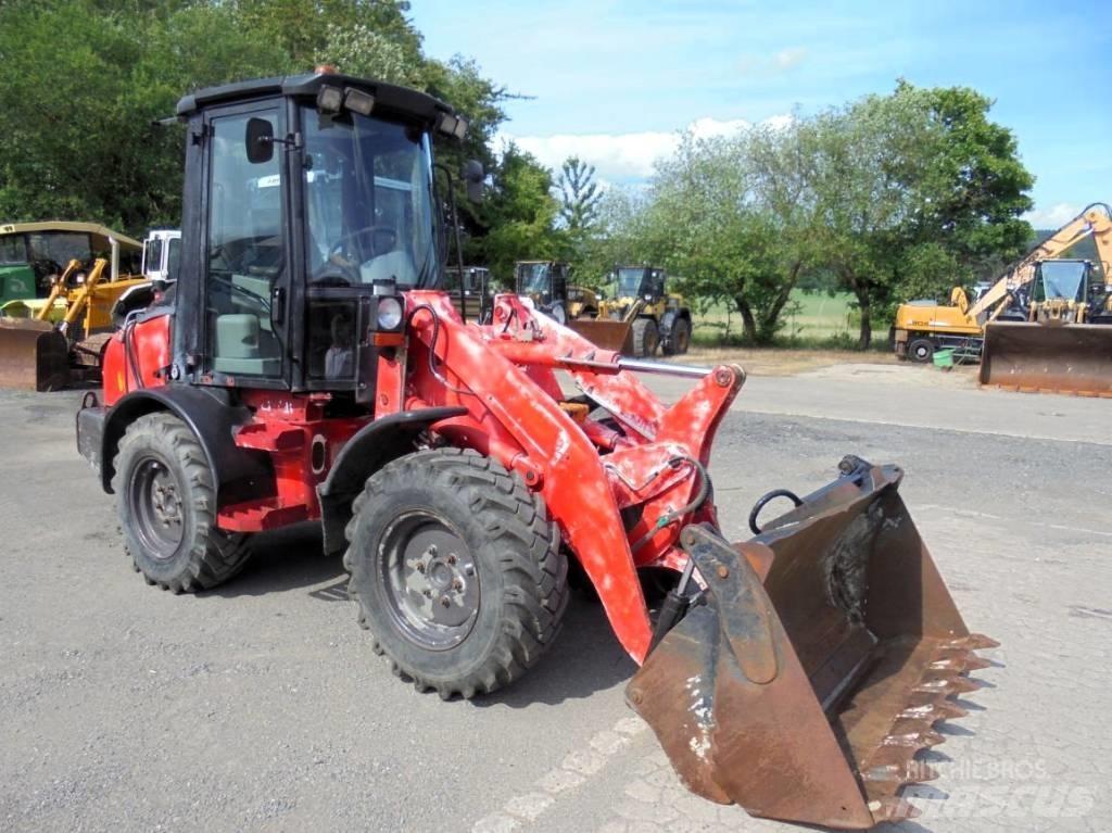 JCB 407 Колесни товарачи
