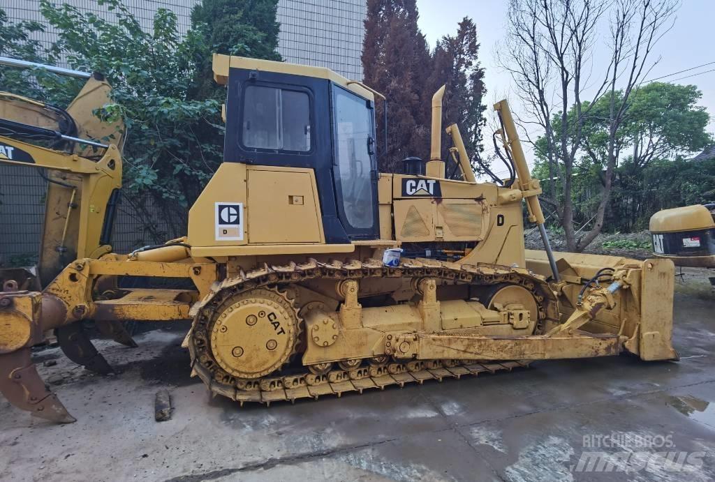 CAT D 7 G Верижни булдозери
