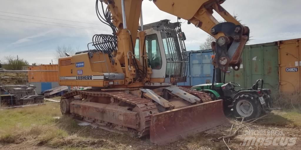 Liebherr R 932 T Специални екскаватори
