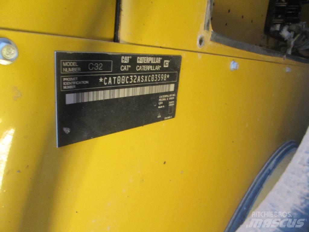 CAT C 32 Дизелови генератори
