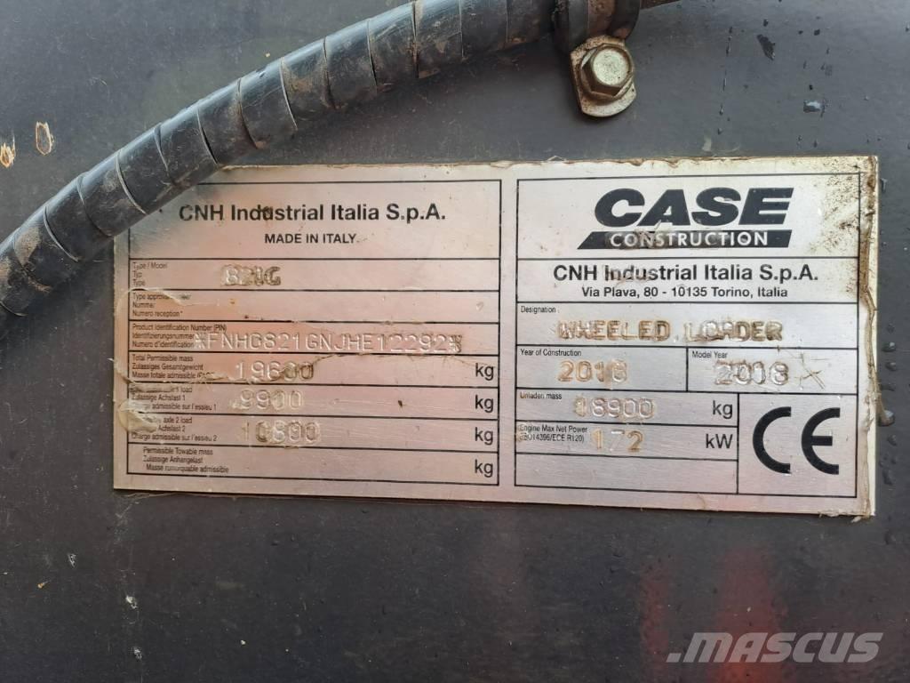 CASE 821g Колесни товарачи