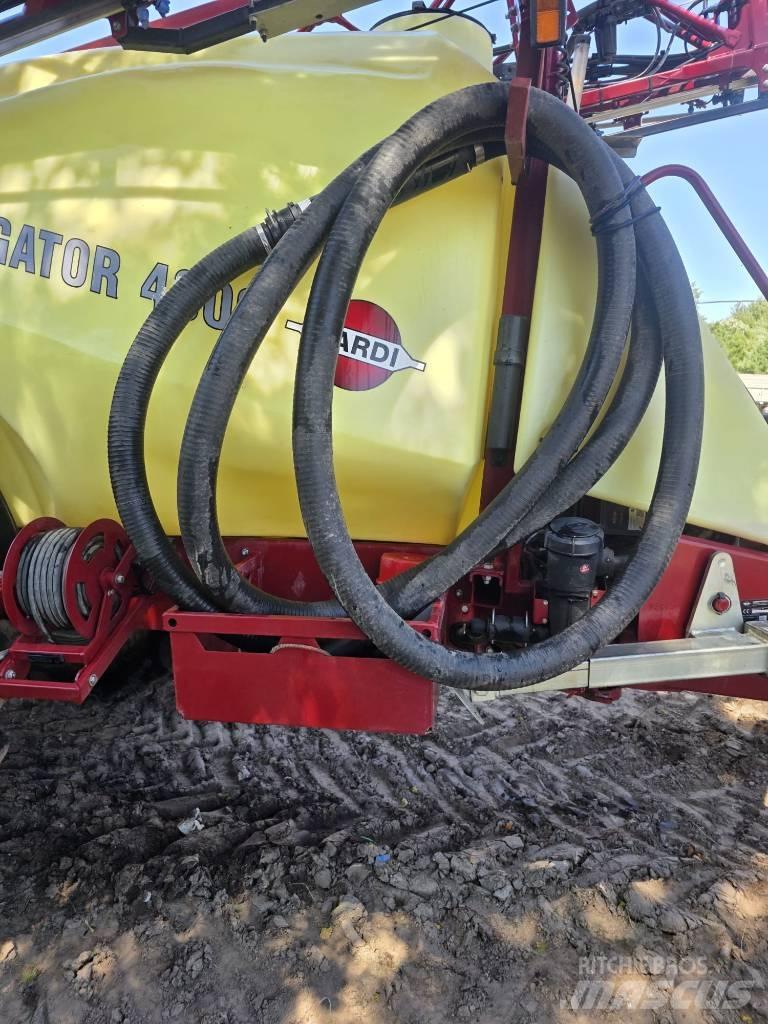 Hardi Navigator 4000 Прикачни пръскачки
