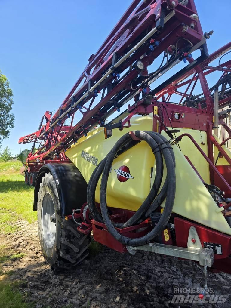 Hardi Navigator 4000 Прикачни пръскачки
