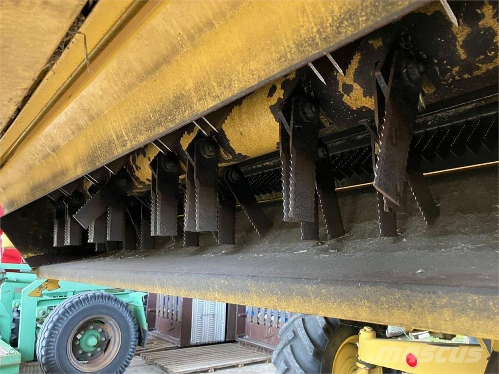 New Holland TX67 Комбайни