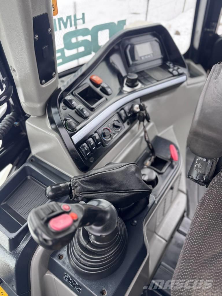 Hidromek HMK 102 B Товарач със заден ексватор