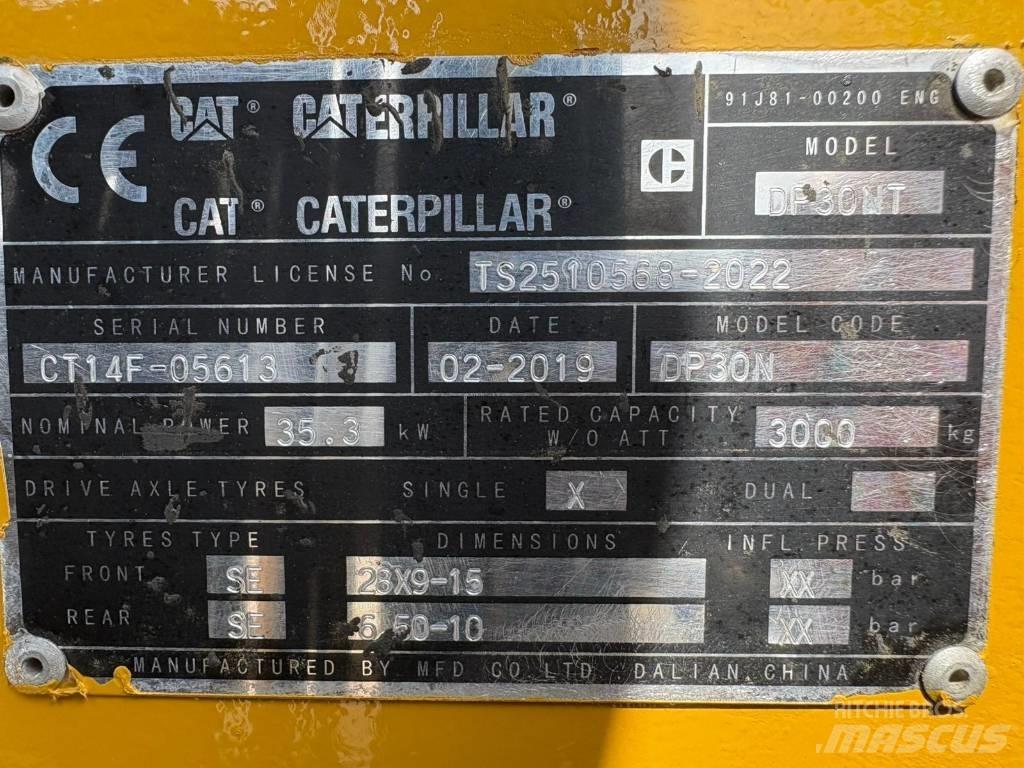 CAT DP30NT Дизелови камиони