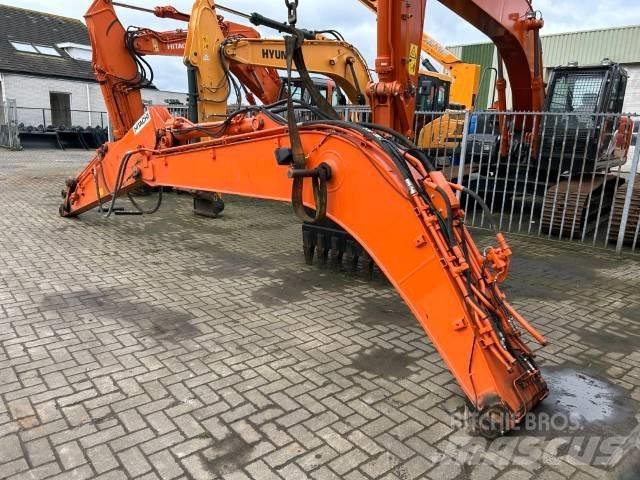 Hitachi ZX 130 Товарачи със заден ескаватор