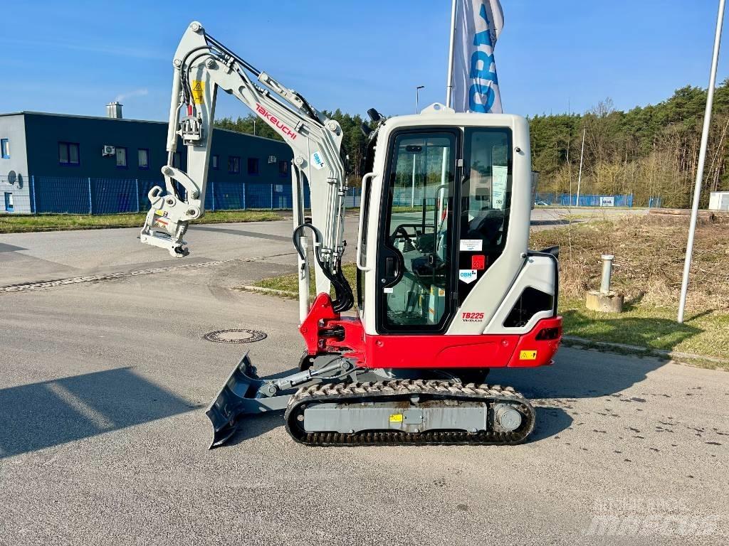 Takeuchi TB 225 Мини екскаватори < 7 т