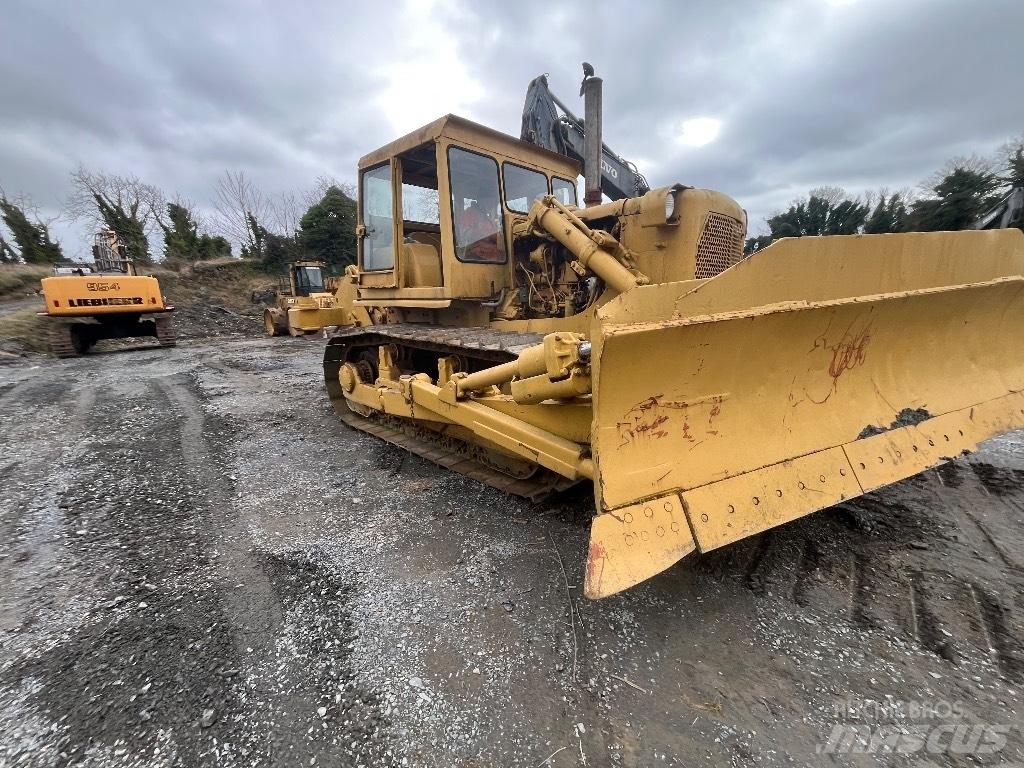 CAT D 7 Верижни булдозери
