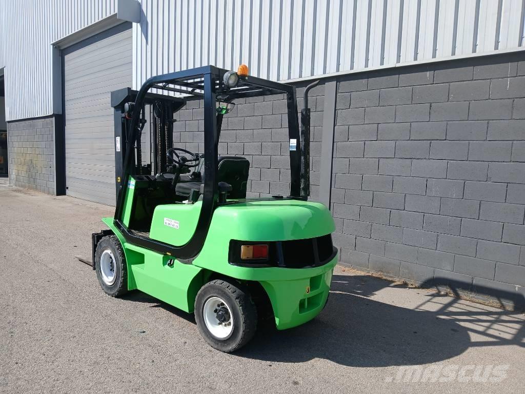 Clark CMP 25 Дизелови камиони