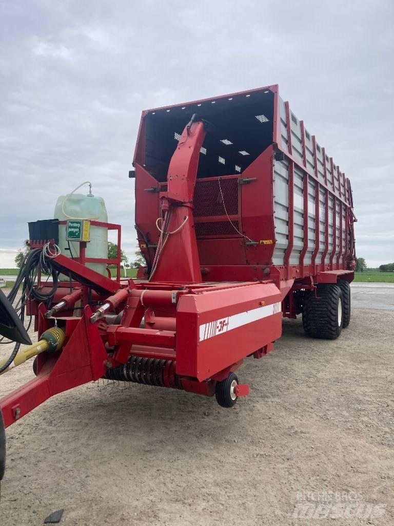 JF CT 4200 Самотаварещи ремаркета