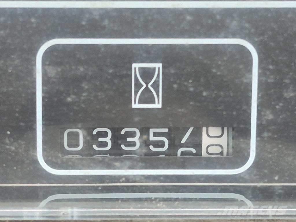 Nissan F04 B 40 H Вилични кари-повдигачи - други