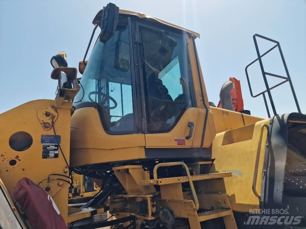Volvo L 220 F Колесни товарачи