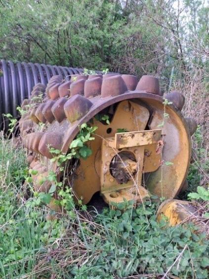 CAT 663 E Подемна и полагаща техника