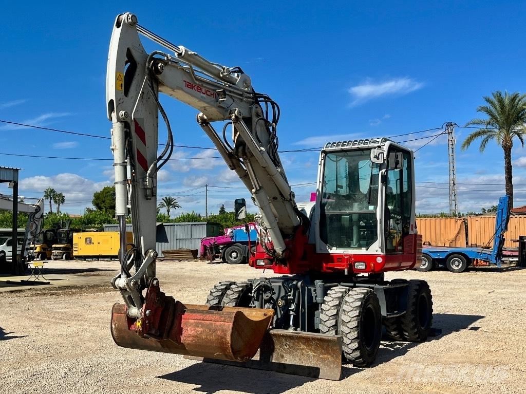 Takeuchi TB 295 W Колесни екскаватори