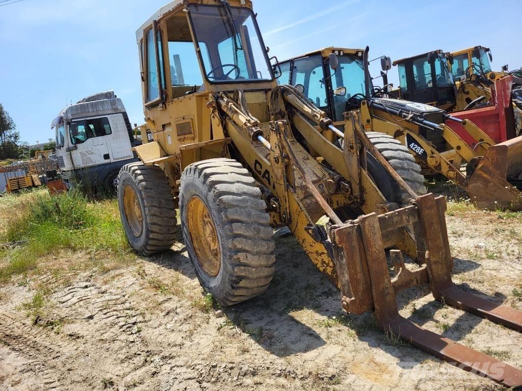 CAT 910 Колесни товарачи