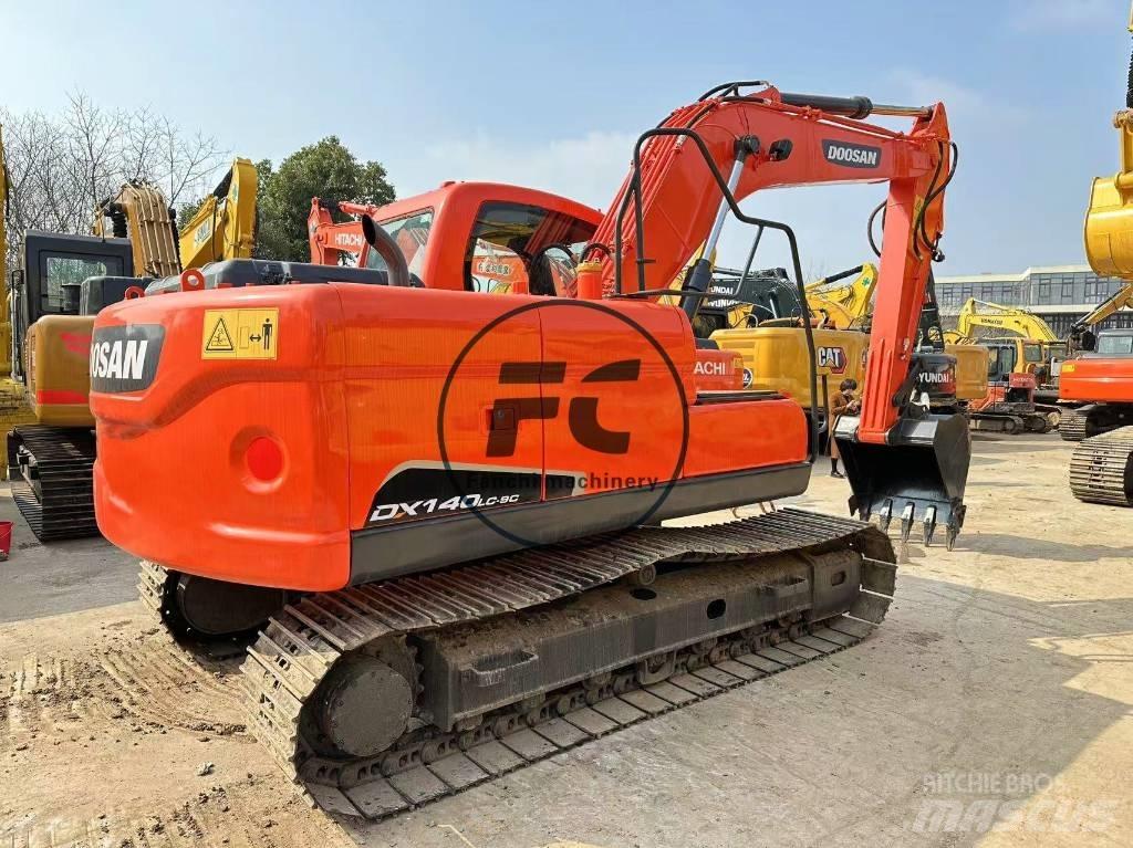 Doosan DX 140 Верижен екскаватор