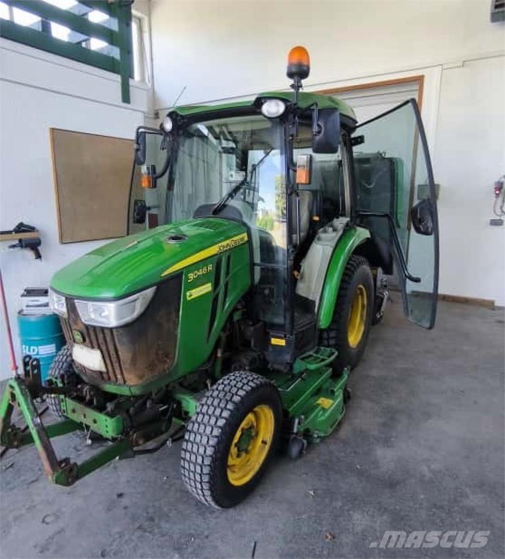 John Deere 3046R Компактни трактори