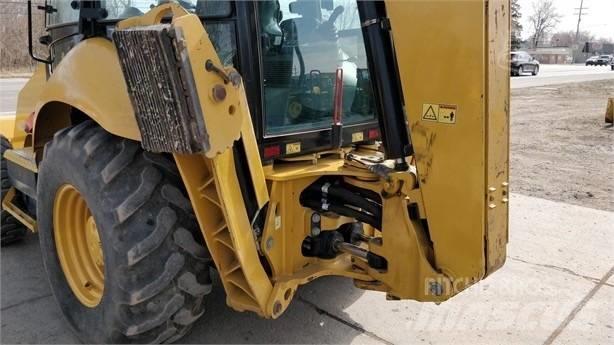 CAT 420 F Товарач със заден ексватор