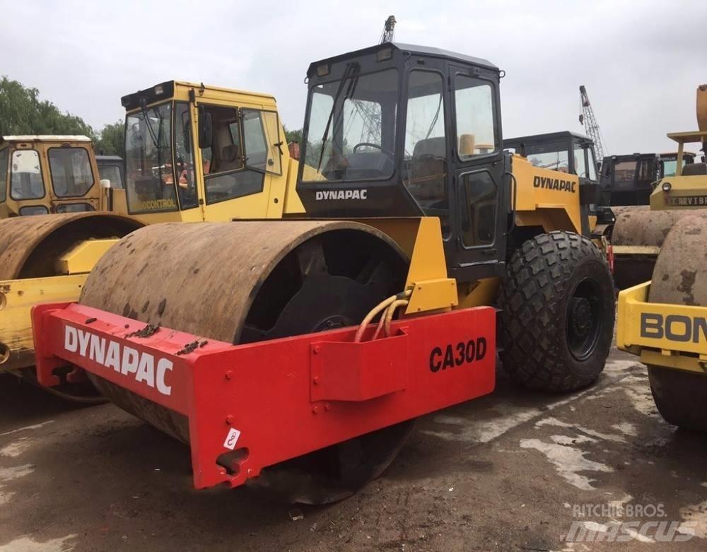 Dynapac ca30d Еднобарабанни ролки
