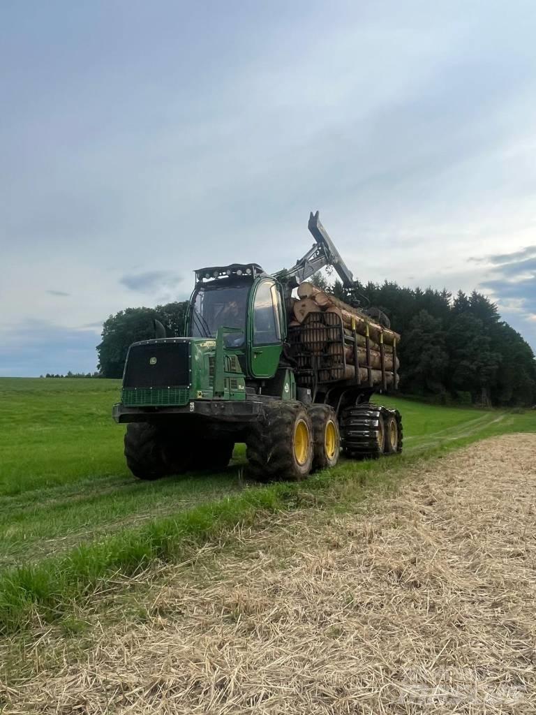 John Deere 1110E Форуардери