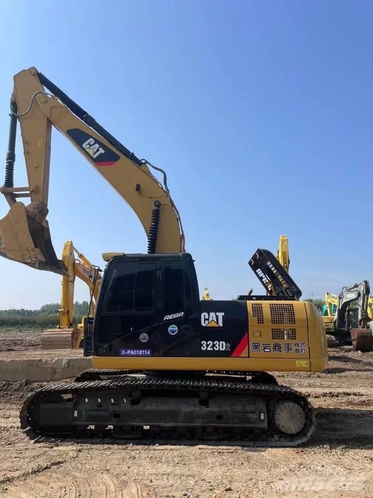 CAT 323 D Верижен екскаватор