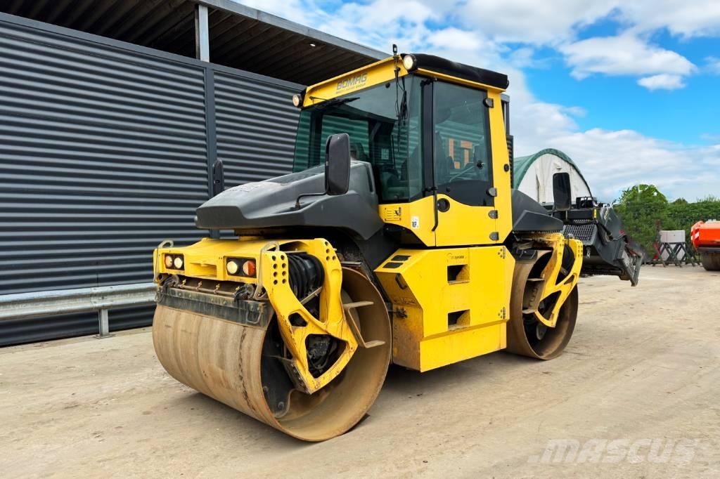 Bomag BW 174 AP-4V Двойни барабанни ролки
