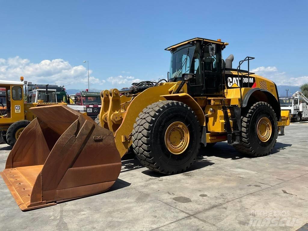 CAT 980M Колесни товарачи