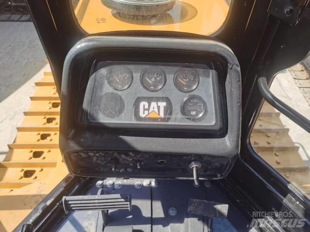 CAT D 5 K Верижни булдозери
