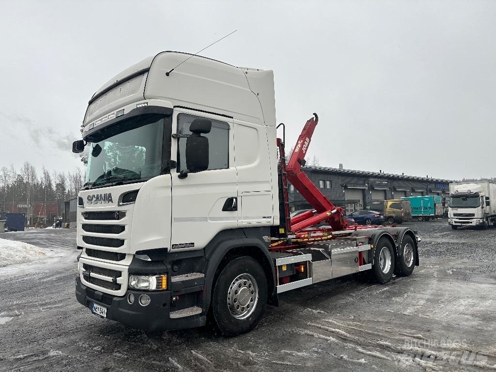 Scania R520 6x2*4 Камиони с кран с кука
