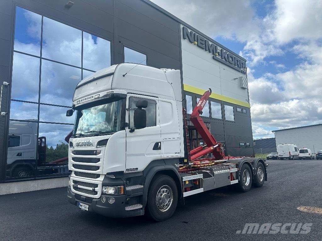 Scania R520 6x2*4 Камиони с кран с кука