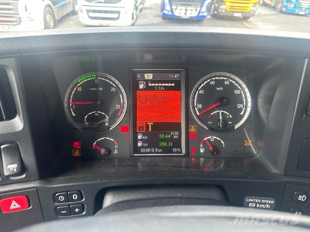 Scania R520 6x2*4 Камиони с кран с кука