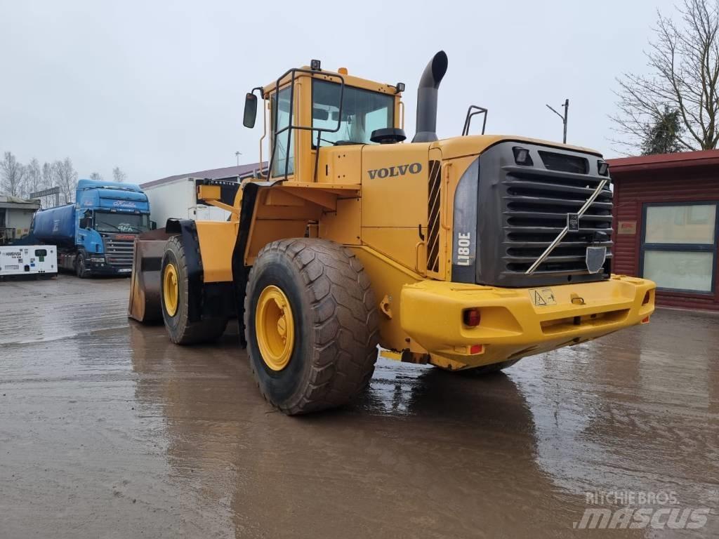 Volvo L180 E Колесни товарачи
