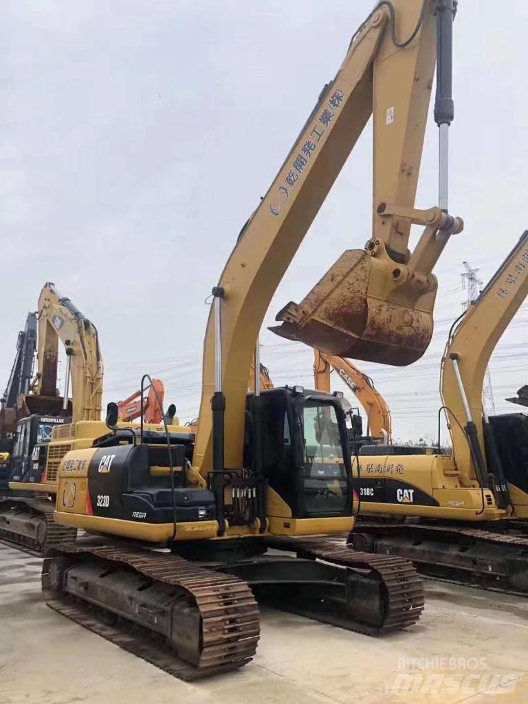 CAT 323 D Верижен екскаватор