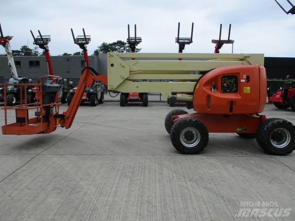 JLG 450 AJ (868) Компактни самоходни стрелови подемници
