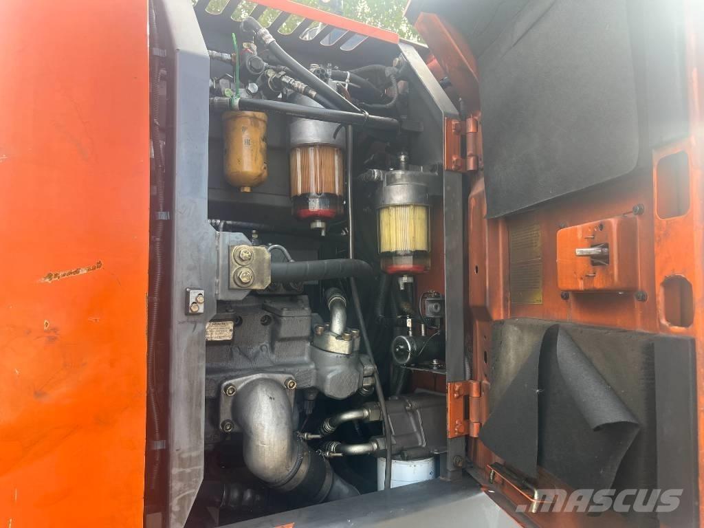 Hitachi ZX 145 W-3 Колесни екскаватори