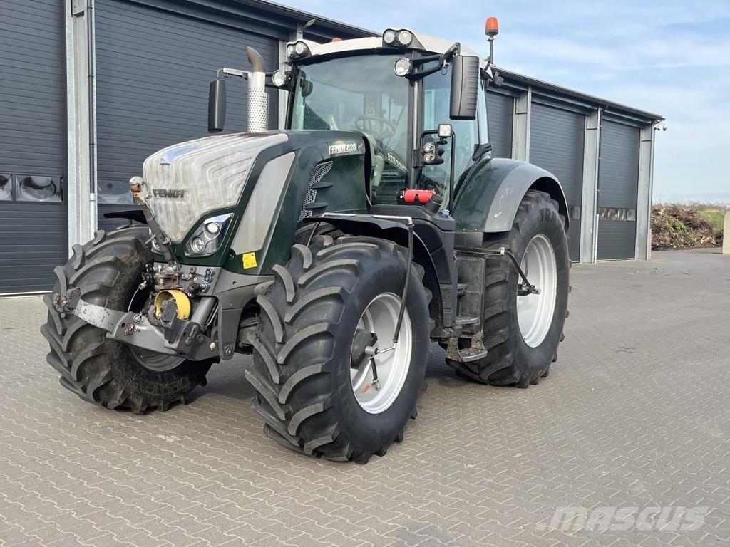 Fendt 828 VARIO Трактори