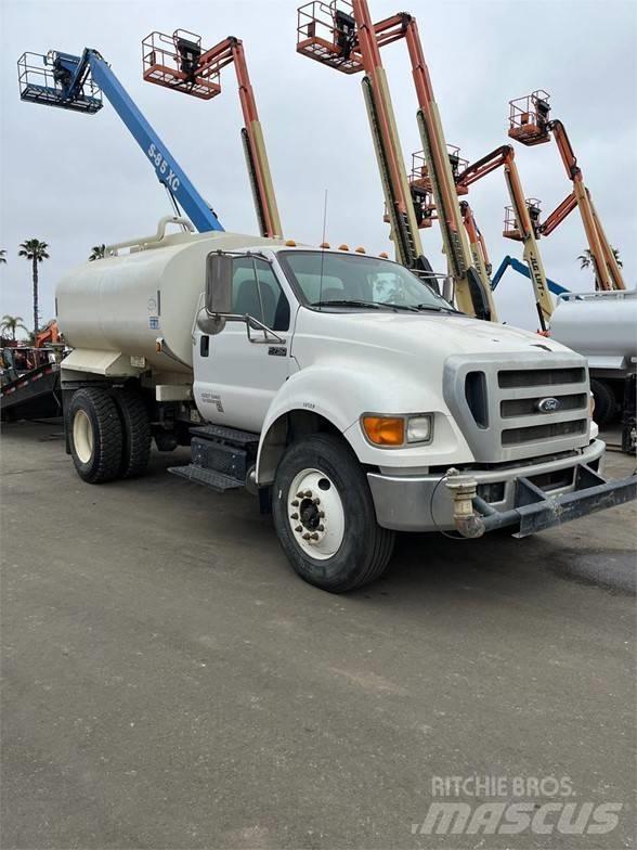 Ford F750 Цистерна