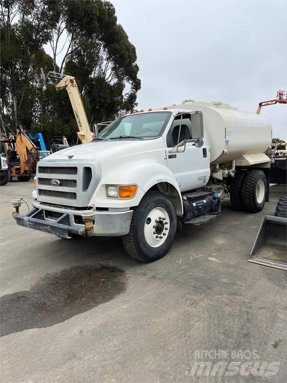 Ford F750 Цистерна