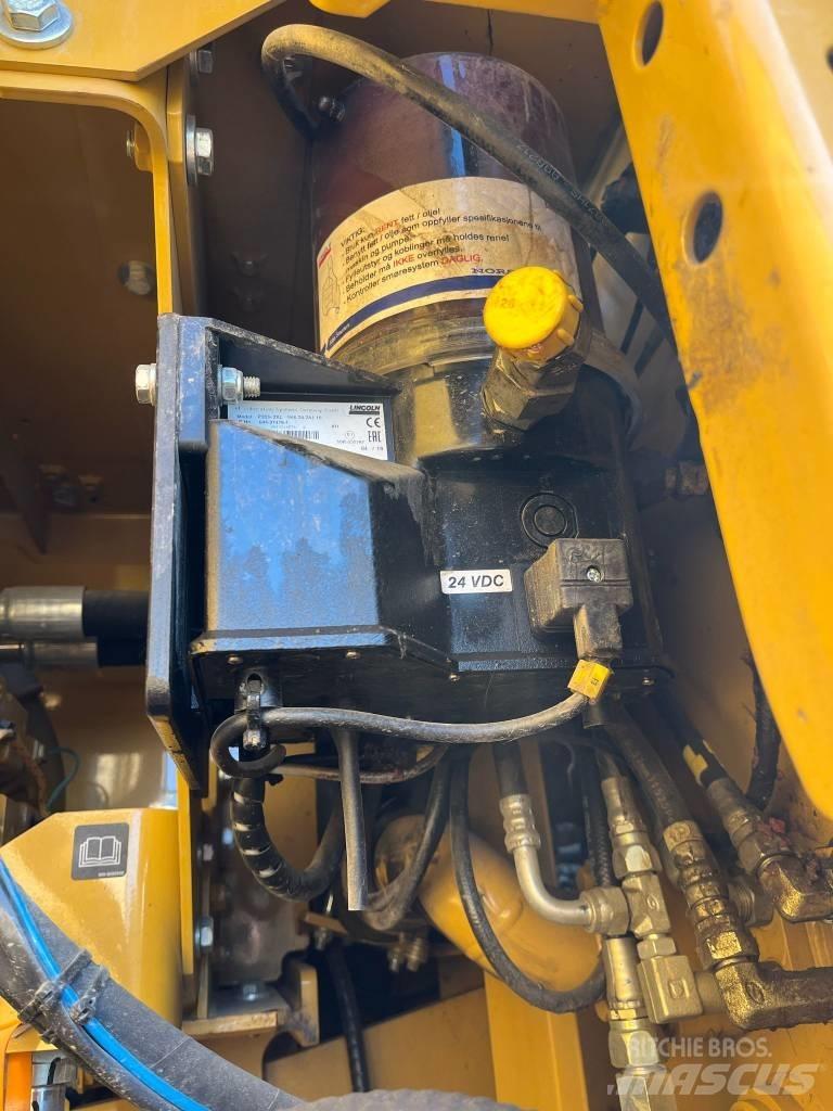 CAT 323 Верижен екскаватор