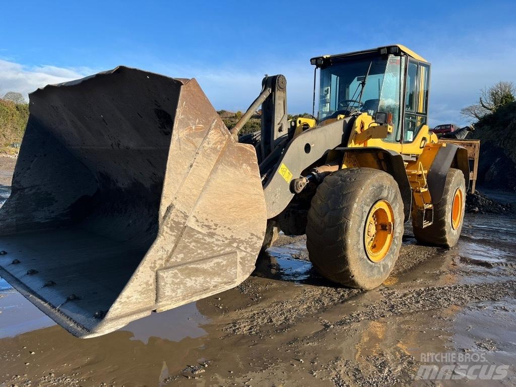 Volvo L 120 F Колесни товарачи