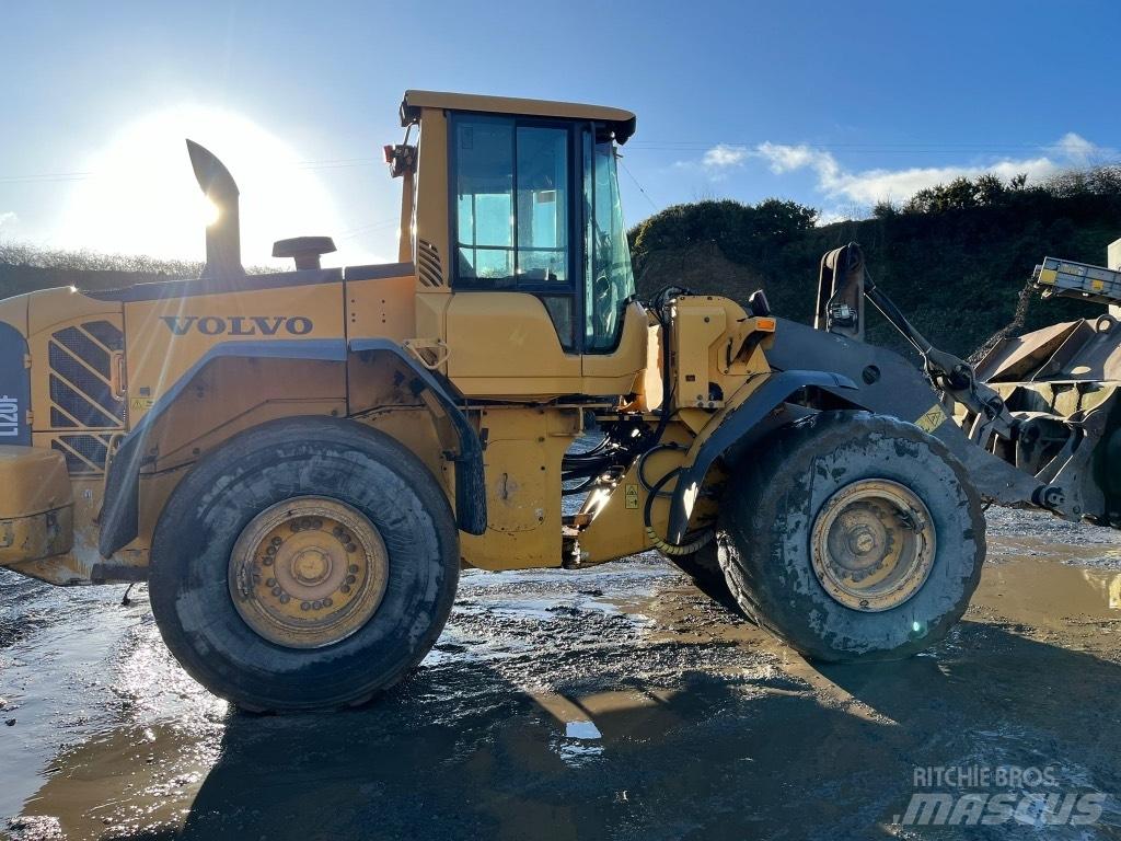 Volvo L 120 F Колесни товарачи