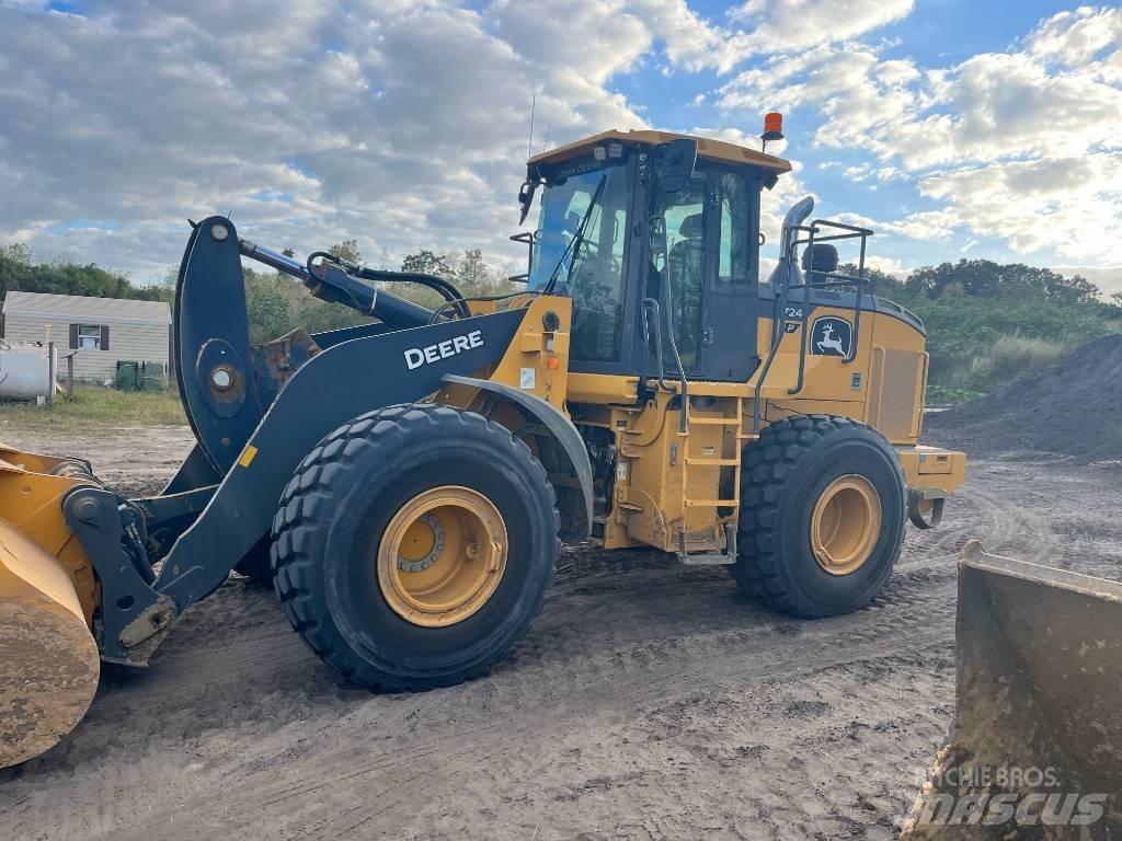 DEERE 724P Колесни товарачи