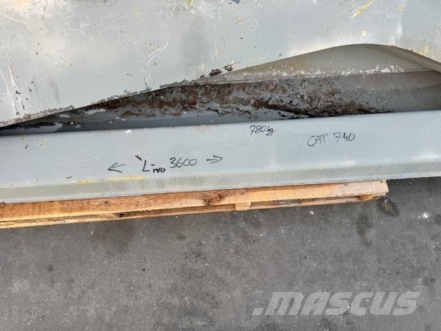 CAT 740 TAILGATE Дъмпери/моторни превозни средства