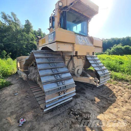 CAT D 6 T LGP Верижни булдозери
