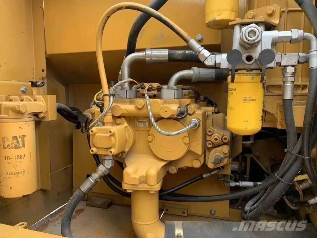 CAT 323D Верижен екскаватор