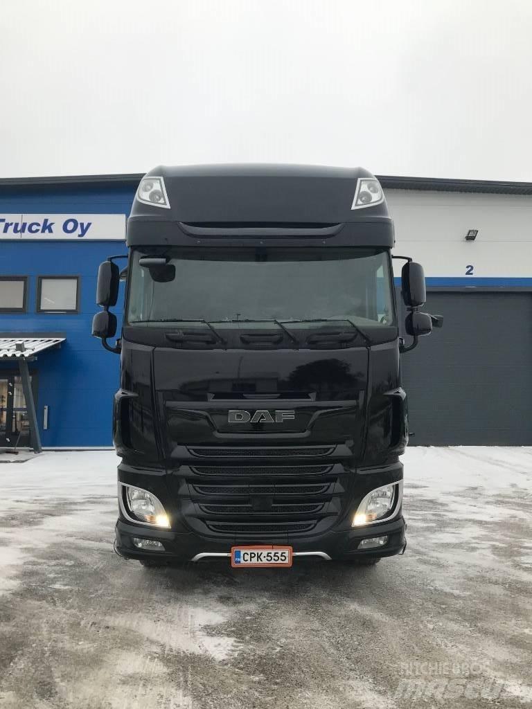 DAF XF530 FAS Камиони с кран с кука