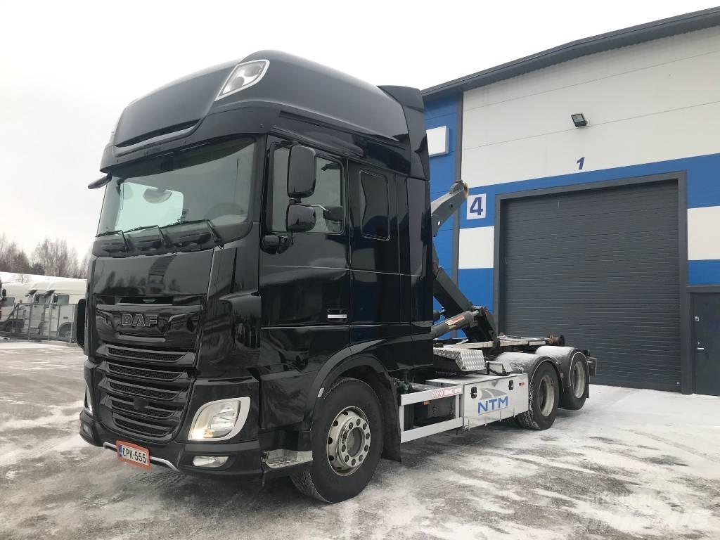 DAF XF530 FAS Камиони с кран с кука